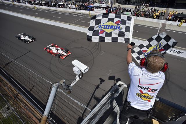 Checkered flag for 99th running of Indianapolis 500 -- Photo by: Walter Kuhn
