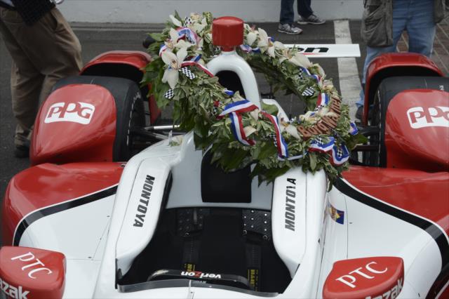 The Borg-Warner wreath on the Chevrolet of Juan Pablo Montoya -- Photo by: Jim Haines