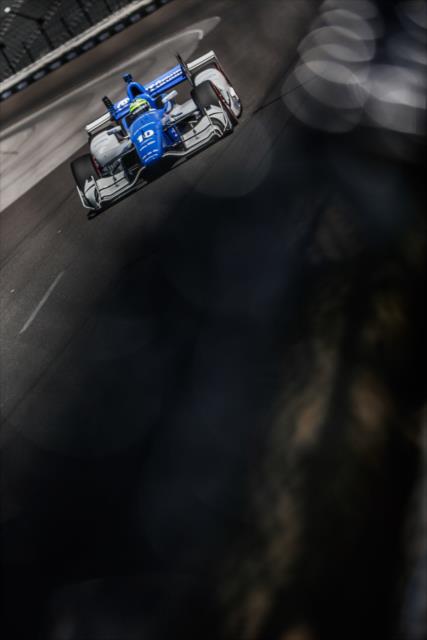 Tony Kanaan on course during qualifications for the Angie's List Grand Prix of Indianapolis -- Photo by: Shawn Gritzmacher