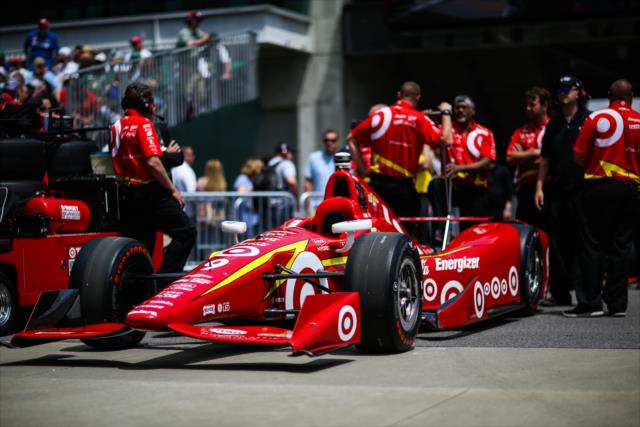 Scott Dixon's team takes his car to pit lane during qualifying for the 100th Running of the Indy 500 presented by PennGrade Motor Oil -- Photo by: David Yowe