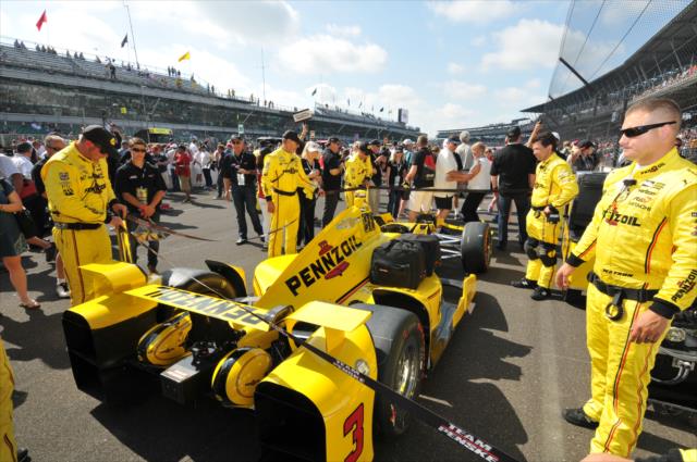 Helio Castroneves' car on the grid for the 100th Running of the Indy 500 presented by PennGrade Motor Oil -- Photo by: Eric McCombs