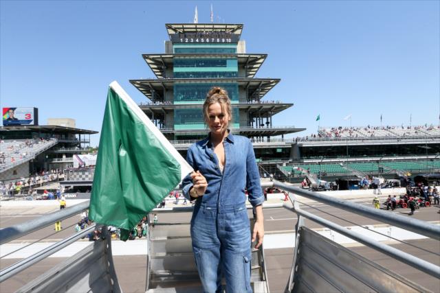 Alicia Silverstone to wave the green flag for the INDYCAR Grand Prix -- Photo by: Joe Skibinski