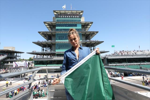 Alicia Silverstone to wave the green flag for the INDYCAR Grand Prix -- Photo by: Joe Skibinski