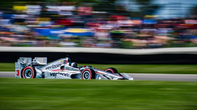 Helio Castroneves dives into Turn 8 during the INDYCAR Grand Prix at the Indianapolis Motor Speedway -- Photo by: Karl Zemlin
