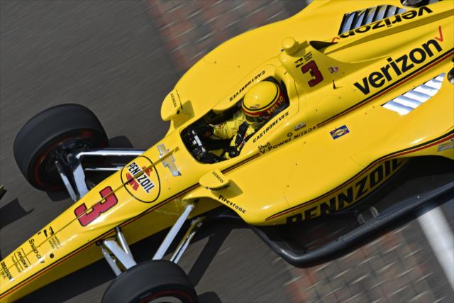 Helio Castroneves crosses the Yard of Bricks during his qualification attempt for the 102nd Indianapolis 500 at the Indianapolis Motor Speedway -- Photo by: Walter Kuhn