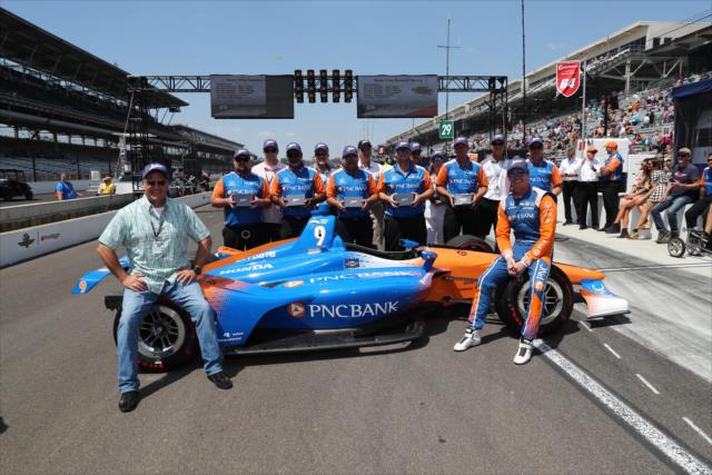 Scott Dixon and Chip Ganassi Racing win the 2018 pit stop competition during Miller Lite Carb Day at the Indianapolis Motor Speedway -- Photo by: Chris Jones