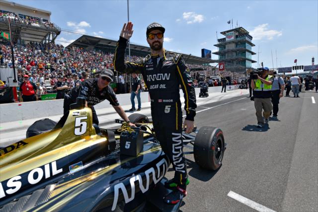 James Hinchcliffe waives to the crowd prior to his run in the 2018 pit stop competition during Miller Lite Carb Day at the Indianapolis Motor Speedway -- Photo by: John Cote