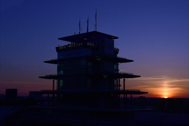 Dawn breaks over the Indianapolis Motor Speedway for Miller Lite Carb Day -- Photo by: Walter Kuhn