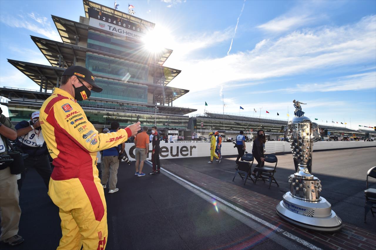 Ryan Hunter-Reay with the Borg-Warner Trophy during Indianapolis 500 Miller Lite Carb Day at the Indianapolis Motor Speedway Friday, August 21, 2020 -- Photo by: Chris Owens