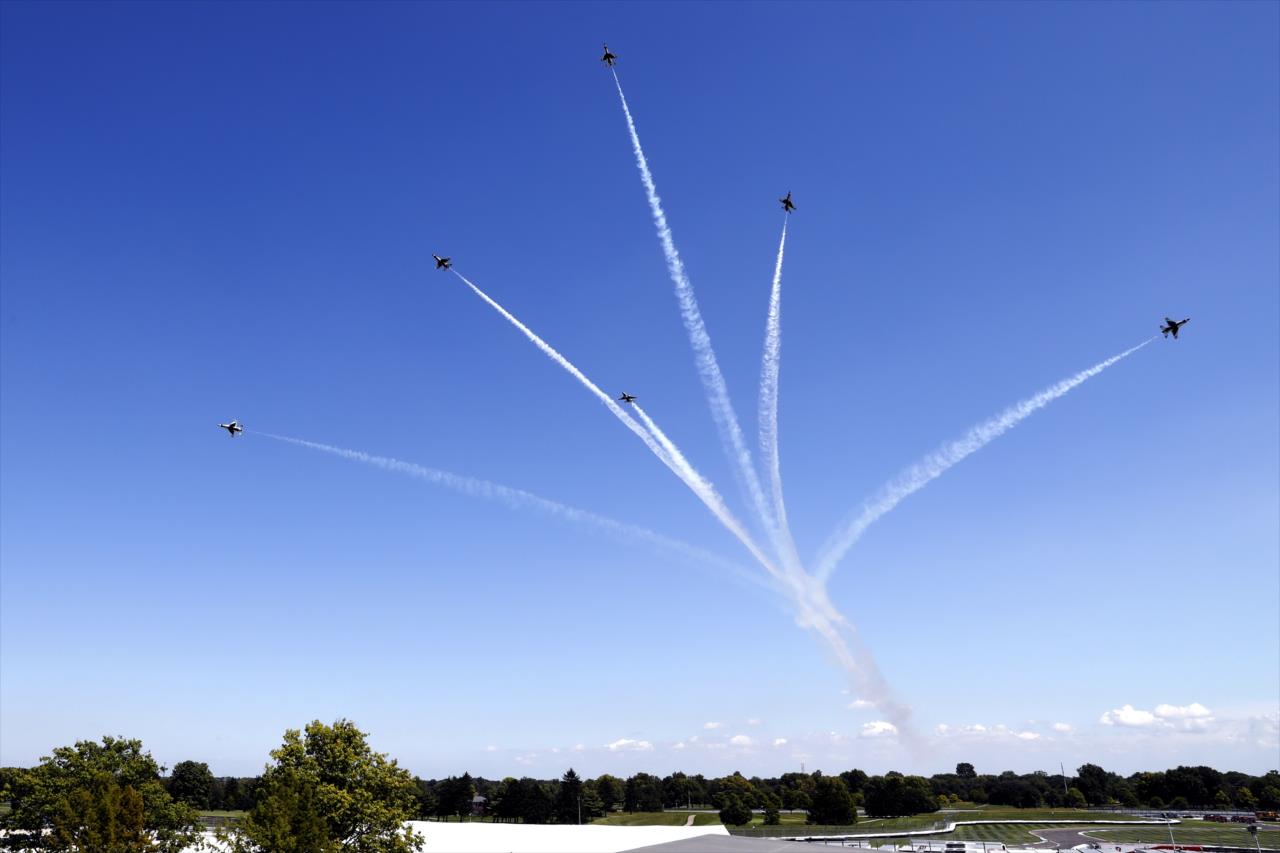 The USAF Thunderbirds  -- Photo by: Chris Jones