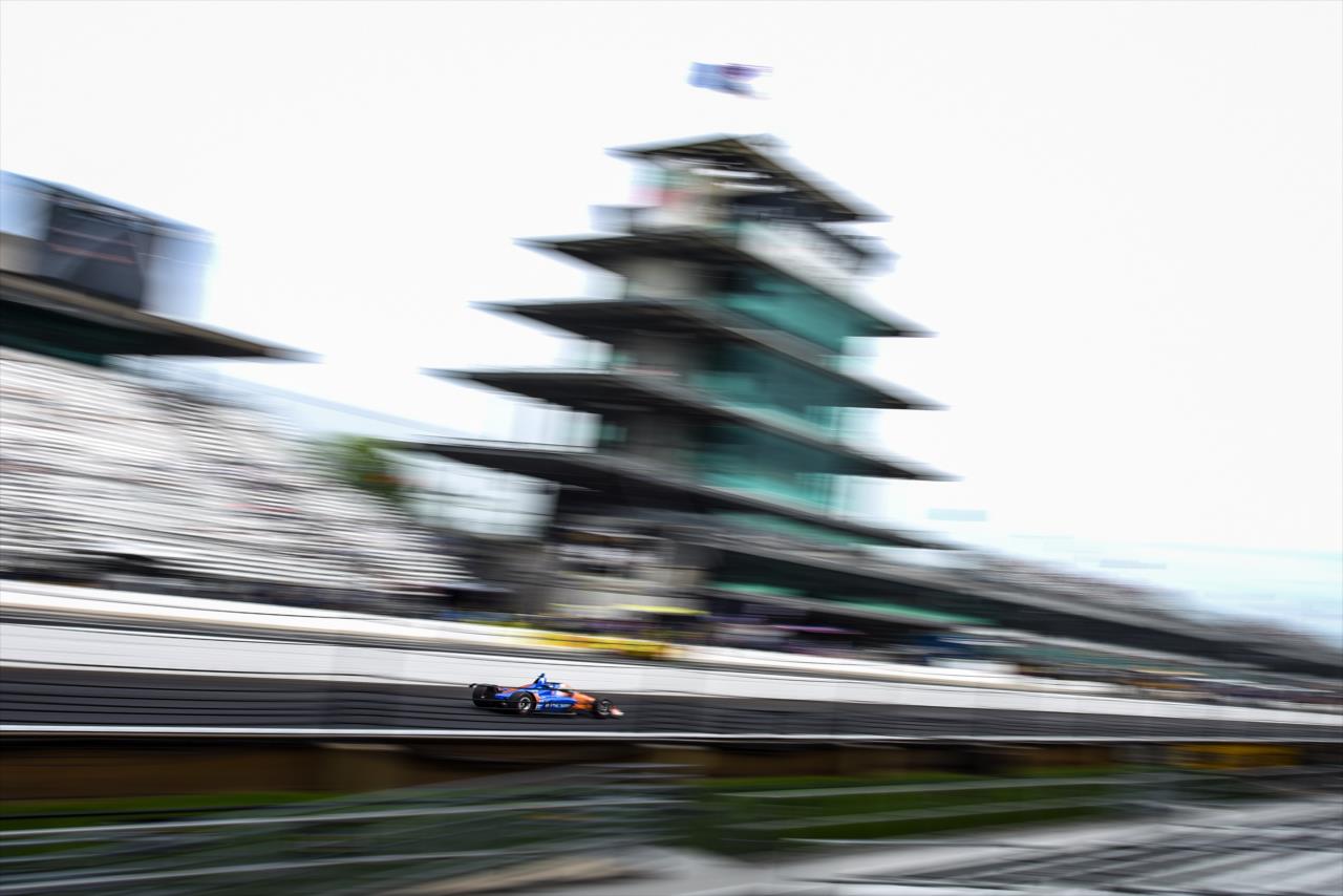 Scott Dixon - Indianapolis 500 Practice - By: James Black -- Photo by: James  Black