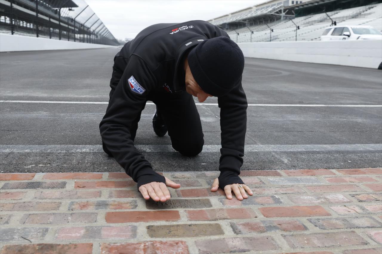 Helio Castroneves at unveiling of his 4 Time Winner Brick at Yard of Bricks - By: Chris Jones -- Photo by: Chris Jones