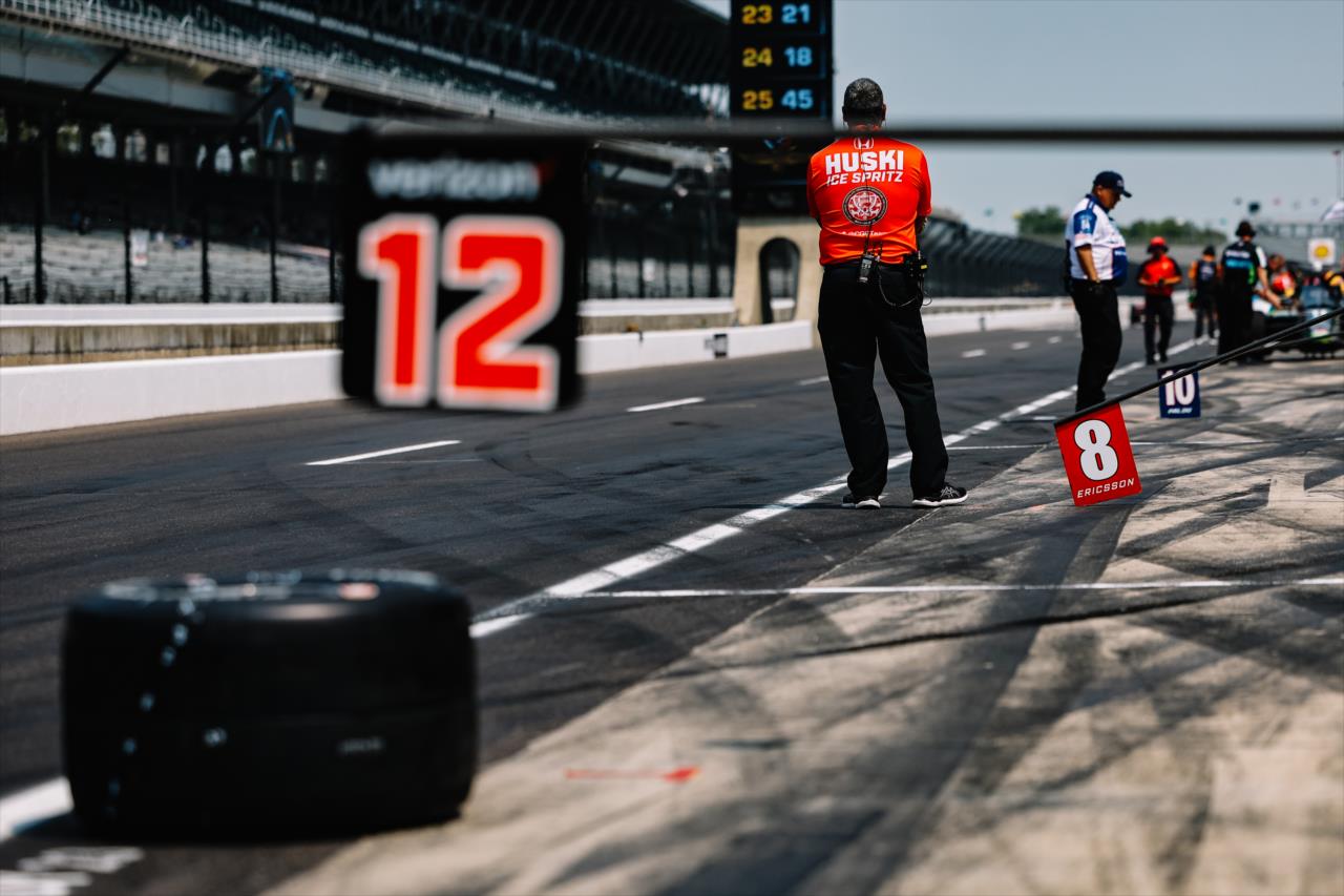 Marcus Ericsson crew member - Indianapolis 500 Practice - By: Joe Skibinski -- Photo by: Joe Skibinski