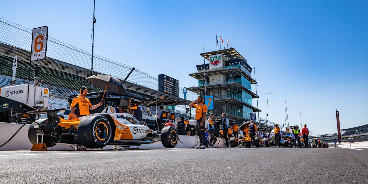 Arrow McLaren cars on pit lane - PPG Presents Armed Forces Qualifying - By: Karl Zemlin -- Photo by: Karl Zemlin