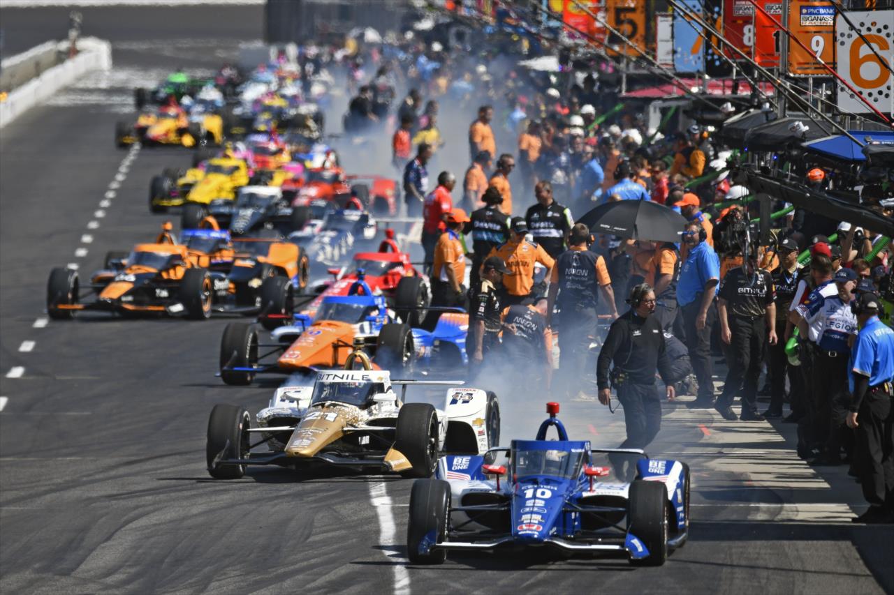 Alex Palou leads the field onto the track - Miller Lite Carb Day - By: Walt Kuhn -- Photo by: Walt Kuhn