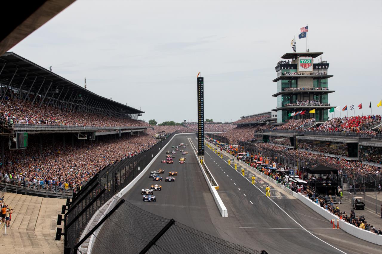Alex Palou leads the start of the 107th Indianapolis 500 - 107th Running of the Indianapolis 500 Presented By Gainbridge - By: Travis Hinkle -- Photo by: Travis Hinkle