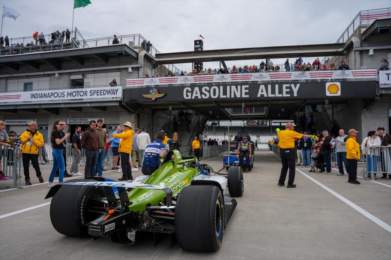 Helio Castroneves - Indianapolis 500 Practice - By: Josh Hernandez -- Photo by: Josh Hernandez