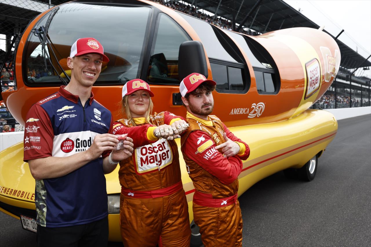 Sting Ray Rob, Weenie 500 - Miller Lite Carb Day - By: Chris Jones
 -- Photo by: Chris Jones