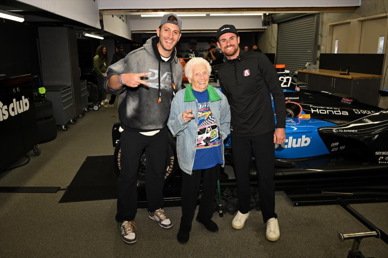Ross Smith and Granny with Kyle Kirkwood - Legends Day - By: James Black -- Photo by: James  Black