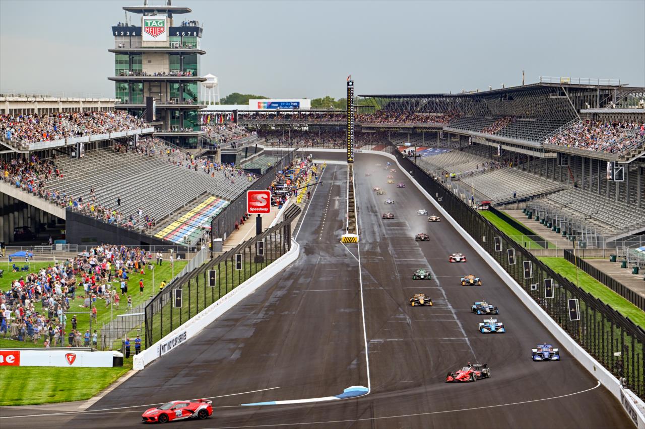 Final pace lap before the GMR Grand Prix - By: Karl Zemlin -- Photo by: Karl Zemlin