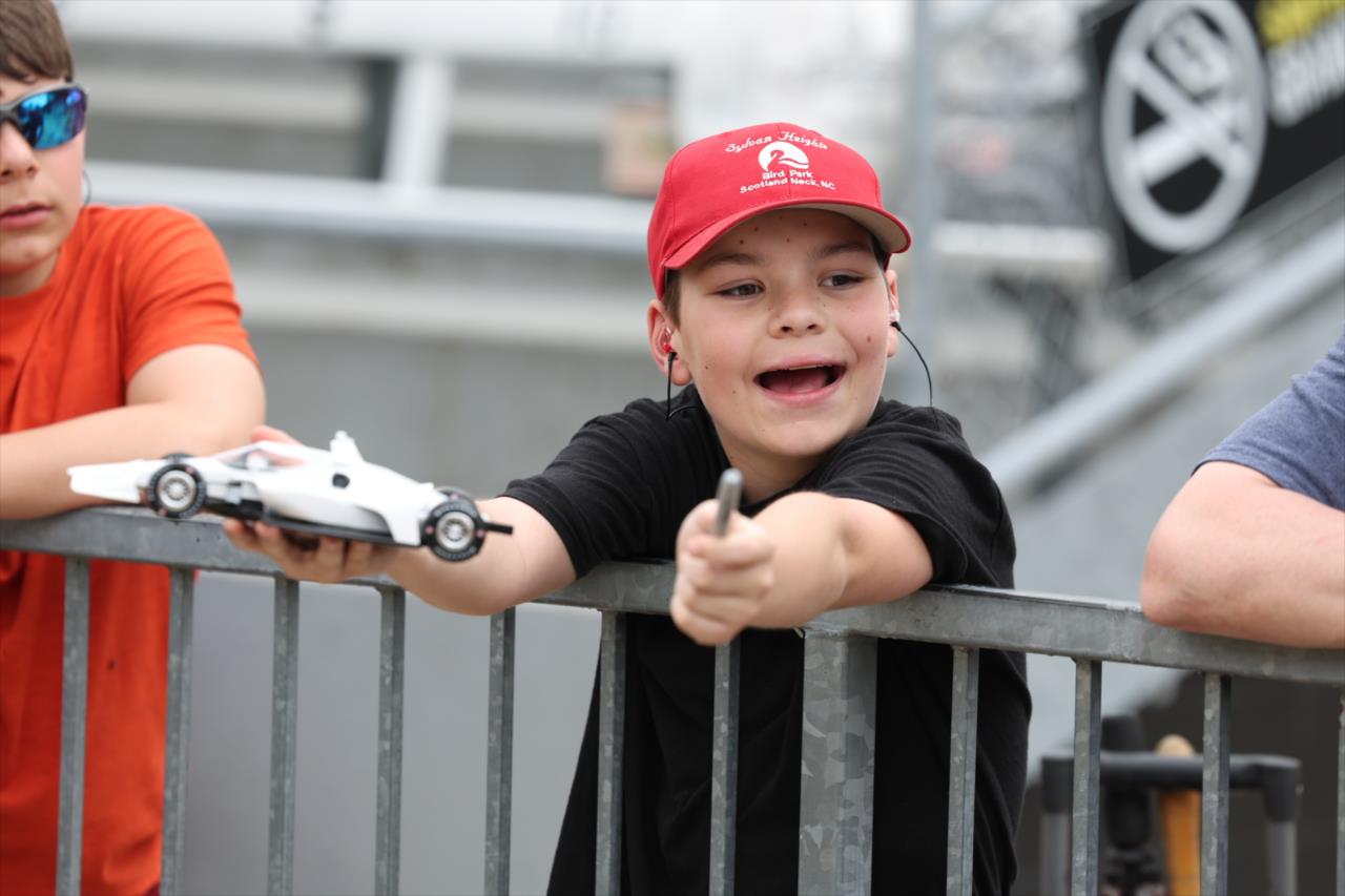 Young Fan - GMR Grand Prix - By: Chris Owens -- Photo by: Chris Owens