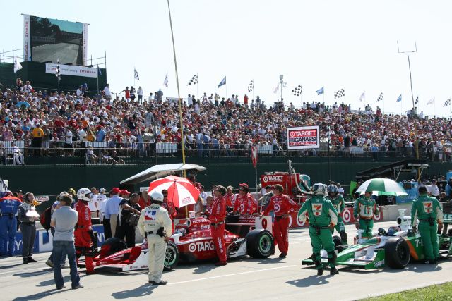 Teams and drivers set ready for start of Belle Isle race. -- Photo by: Chris Jones