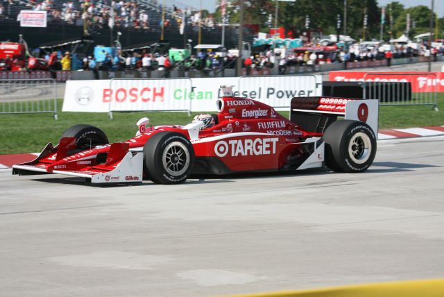 Scott Dixon on track during warm up for the Detroit Indy Grand Prix on Race day. -- Photo by: Steve Snoddy