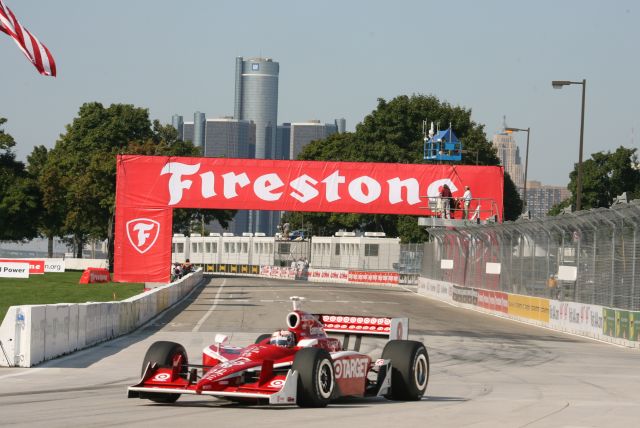 Scott Dixon on track during warm up for the Detroit Indy Grand Prix on Race day. -- Photo by: Steve Snoddy