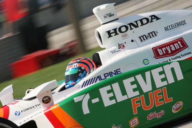 Tony Kanaan on track during warm up for the Detroit Indy Grand Prix on Race day. -- Photo by: Steve Snoddy