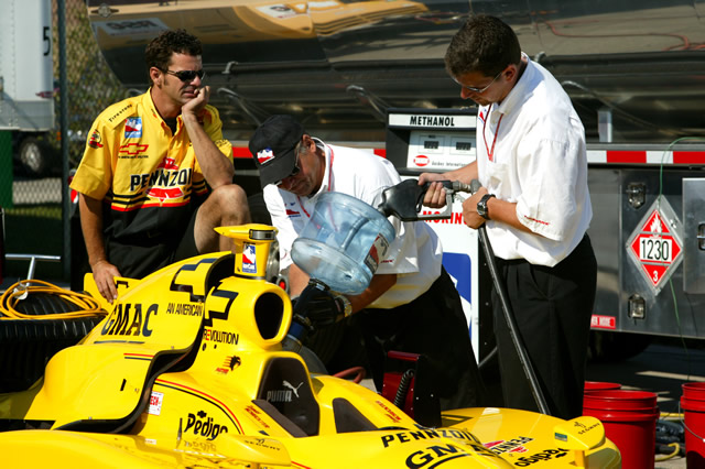Fueling the #4 Penzoil Panther before the Delphi Indy 300 -- Photo by: Shawn Payne
