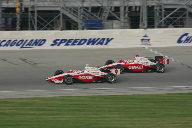 #9 Jaques Lazier and teammate #10 Scott Dixon battle for position during the Peak Antifreeze Indy 300 at Chicagoland Speedway. -- Photo by: Ron McQueeney