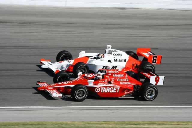 Wheel-to-wheel racing between #9 of Scott Dixon and #6 Sam Hornish Jr. -- Photo by: Jim Haines