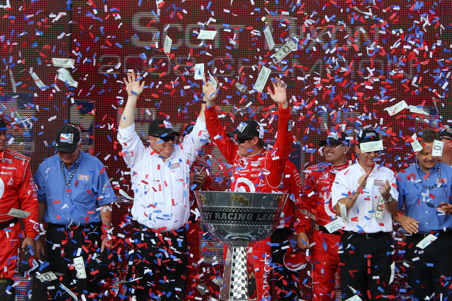 Target Chip Ganassi Racing driver No. 9 Scott Dixon wins the 2008 IndyCar Series Championship at Chicagoland Speedway. -- Photo by: Shawn Payne