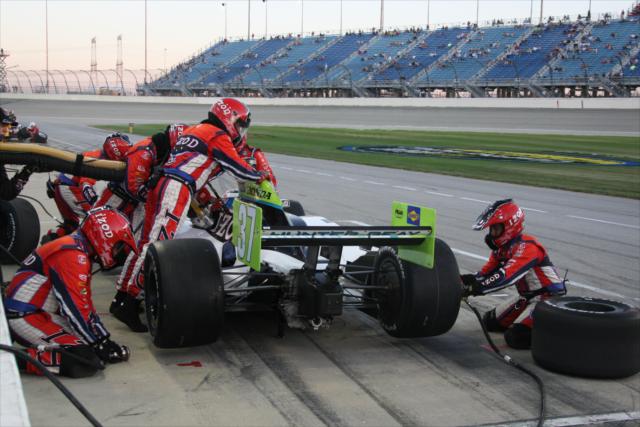 Ryan Hunter-Reay makes a pit stop -- Photo by: Jim Haines