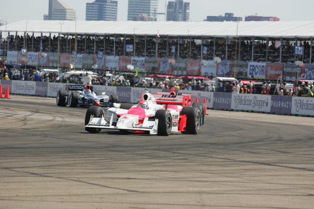 #6 Ryan Briscoe leads the pack during Rexall Edmonton Indy. -- Photo by: Steve Snoddy