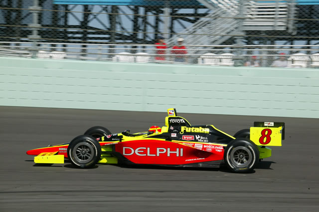 Scott Sharp, in the # 8 car Delphi Dallara Toyota on the track at Homestead-Miami Speedway during the Toyota 300 -- Photo by: Dan Helrigel
