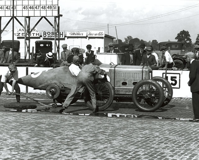 Barney Oldfield makes a pit stop during a practice session in his #15 Delage. -- Photo by: No Photographer