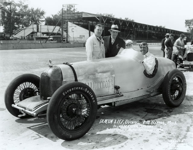 Deacon Litz in the # 12 Duesenberg Special (Duesenberg/Duesenberg) at the Indianapolis Motor Speedway in 1930. -- Photo by: No Photographer