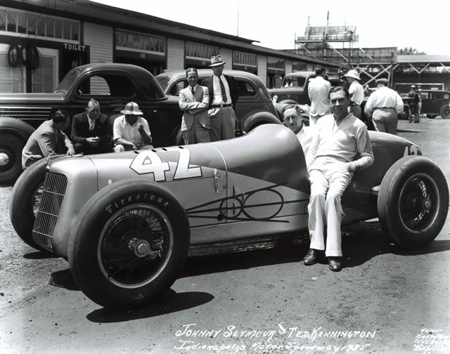 Johnny Seymour in the #42 Ford V8 Special (Miller-Ford/Ford V8) at the Indianapolis Motor Speedway in 1935 -- Photo by: No Photographer