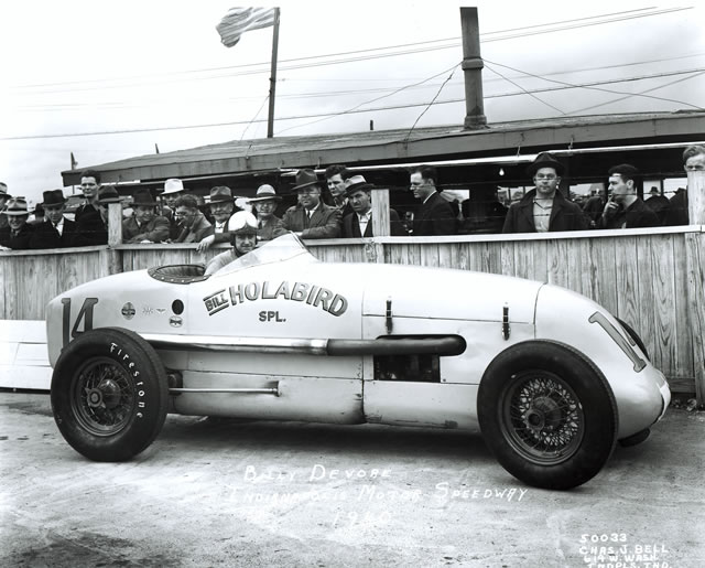 Billy DeVore in the #14 Bill Holabird Special (Shaw/Offy) at the Indianapolis Motor Speedway in 1940 -- Photo by: No Photographer