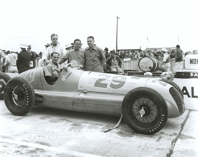 Raul Riganti in the #29 Maserati Special (Maserati/Maserati) at the Indianapolis Motor Speedway in 1940 -- Photo by: No Photographer