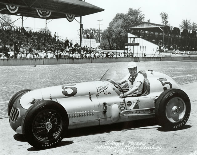 Johnnie Parsons in the #5 Jim Robbins Special (Kurtis/Offy) at the Indianapolis Motor Speedway in 1952 -- Photo by: No Photographer