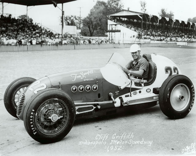 Cliff Griffith in the #22 Tom Sarafoff Special (KK2000/Offy) at the Indianapolis Motor Speedway in 1952 -- Photo by: No Photographer