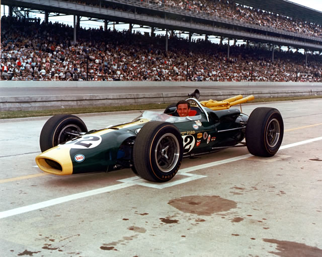 Jim Clark, #82, Lotus powered by Ford, Lotus, Ford -- Photo by: No Photographer