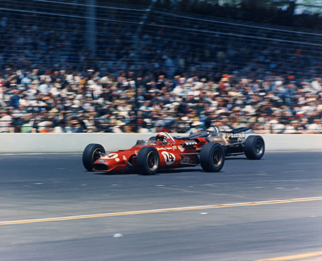 #14, A.J. Foyt leads #69, Denis Hulme during the 1967 Indianapolis 500. -- Photo by: No Photographer