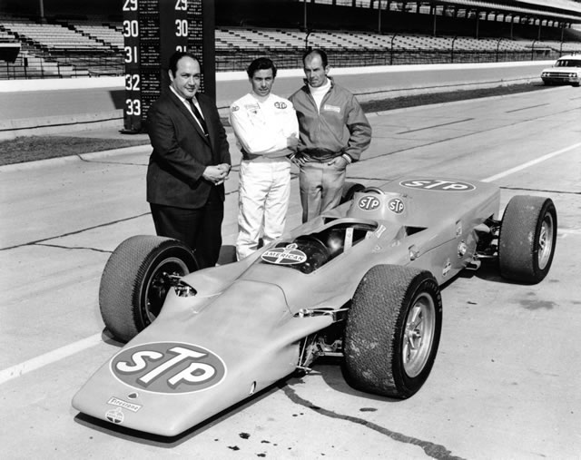 Tire test of the STP Turbine with Jim Clark, Andy Granatelli and Parnelli Jones -- Photo by: No Photographer