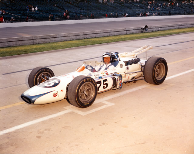 View 1975 Indianapolis 500 Photos