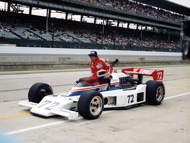 Roger McCluskey, #72, National Engineering Co., McLaren, Cosworth -- Photo by: No Photographer