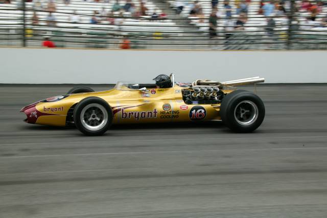 View 2005 Indianapolis 500 - Miller Lite Carb Day Photos