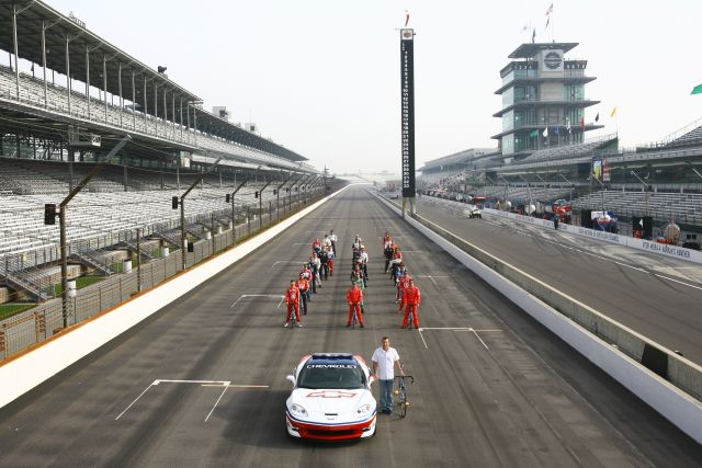 View Lance Armstrong and 90th Indianapolis 500 Starting Field Photos